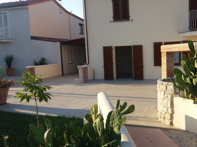 Casa indipendente a Massa e Cozzile, 4 locali, giardino privato, 80 m²