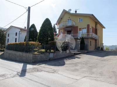 Casa indipendente in Strada Lodrignano 2, Neviano degli Arduini