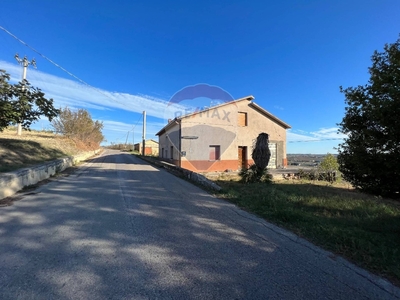 Casa indipendente in C.da Cotti, Sant'Eusanio del Sangro, 13 locali