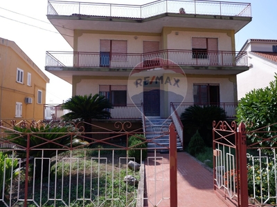 Casa indipendente in Via Armando Diaz, Bellona, 10 locali, 4 bagni