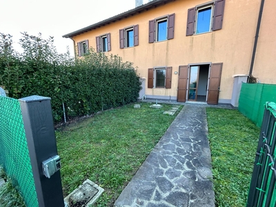 Casa indipendente in Via Bassa, Ferrara, 4 locali, 2 bagni, posto auto