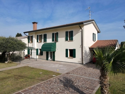 Casa indipendente in Via ROMA 1, Borgo Veneto, 4 locali, 2 bagni