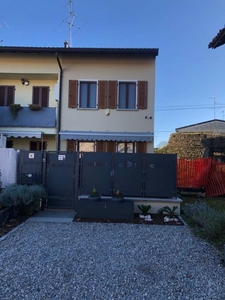 Casa semindipendente in Cascina San Giovanni, Giussano, 3 locali