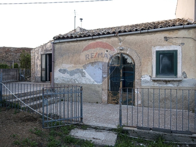 Casa semindipendente in Contrada stazione vizzini scalo, Vizzini