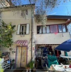 Casa semindipendente in Via Capezzano Monte 114, Pietrasanta, 5 locali