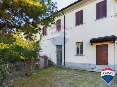Casa semindipendente in Via Repubblica, Pavia, 12 locali, 5 bagni