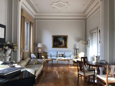 Elegant Apartment for Sale in Florence with Exclusive Garden