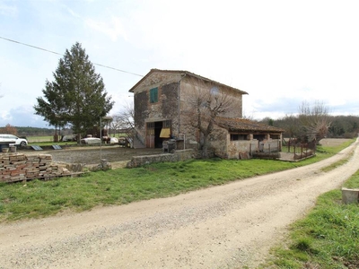 In Vendita: Azienda Agricola con Immobili e Terreno in Monteriggioni, Toscana