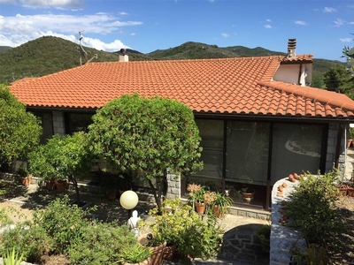 In Vendita: Villa Indipendente con Terreno e Dependance a Campo nell'Elba, Toscana