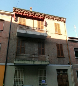 Casa indipendente in VIA BAGARO, Ferrara, 13 locali, 4 bagni, con box