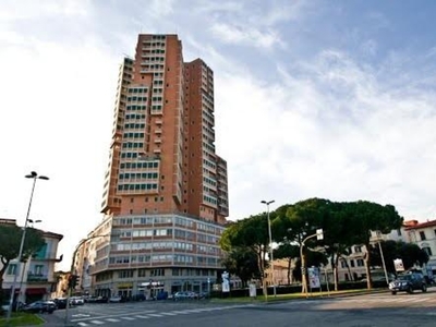 Quadrilocale a Livorno, 2 bagni, 90 m², 4° piano, ascensore in vendita