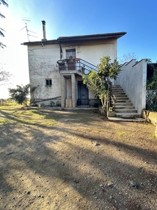 Rustico casale in vendita a Tuscania Viterbo