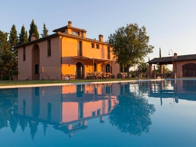 Villa a Peccioli, 13 locali, 5 bagni, giardino privato, arredato