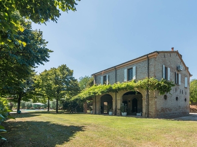 Villa singola in Via San Michele, Cesena, 8 locali, 3 bagni, 250 m²