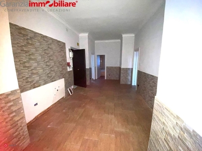 Appartamento in Vendita in Calata Capodichino 243 a Napoli