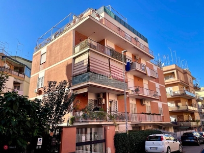 Appartamento in Vendita in Via Mario Carrara 39 a Roma