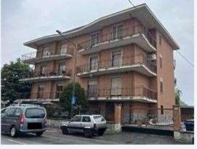 Appartamento in Via Ivrea 52, San Benigno Canavese, 6 locali, 6 bagni