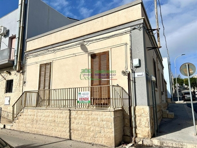 Casa indipendente in Via vasco de gama, Ragusa, 4 locali, 2 bagni
