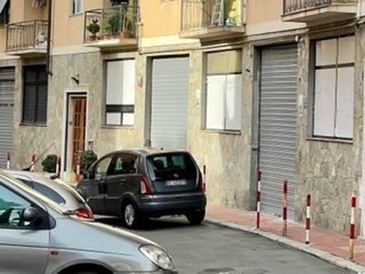 Garage/Posto auto in Vendita in Via del Commercio a Genova