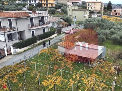 Negozio/Locale commerciale in Vendita in Via casale sant'isidoro a Roma