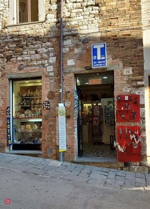 Attività/Licenza (con o senza mura) in Vendita in a Gubbio