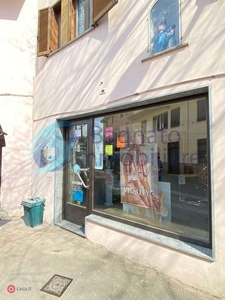 Negozio/Locale commerciale in Vendita in Via C. Beldi' 24 a Romentino