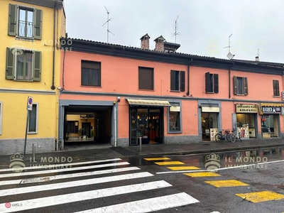 Negozio/Locale commerciale in Vendita in Via Giuseppe Dezza 31 a Melegnano