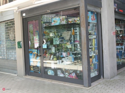 Negozio/Locale commerciale in Vendita in Viale Italia 120 a Ravenna