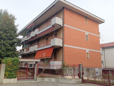 Quadrilocale a Nova Milanese, 2 bagni, con box, 130 m², ultimo piano