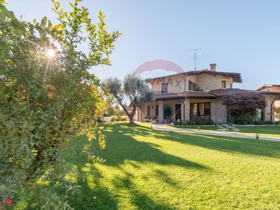 Villa in Vendita in Via Ponte Cingoli 24 a Rodengo Saiano