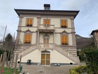 Villa in Vendita in Via Umberto Mandelli 59 a Casella
