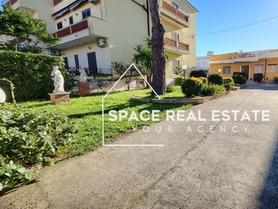 Villa in Via Alga Marina, Anzio, 5 locali, 2 bagni, con box, 140 m²