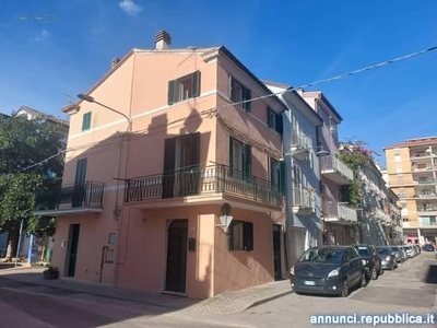 Ville, villette, terratetti San Benedetto del Tronto Via La Spezia 5 cucina: A vista,