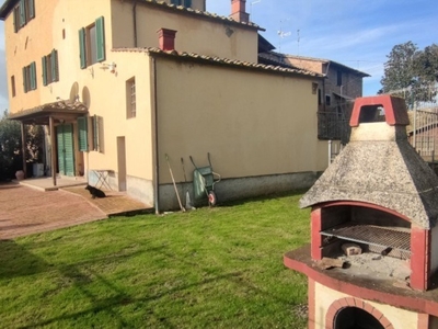 Casale in vendita a Siena strada di Pian del Lago