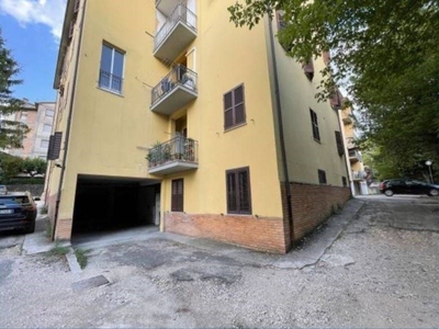 Appartamento in vendita a Spoleto via Giovanni Amendola, 18