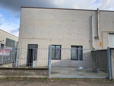 Capannone Industriale in in vendita da privato a Santo Stefano Ticino via Salvo d'Acquisto, 23F
