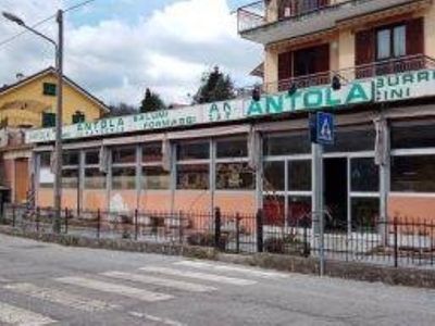 Capannone Industriale in vendita a Montoggio