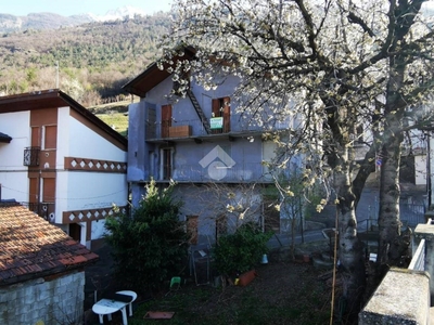 Casa Indipendente in vendita a Charvensod frazione Felinaz, 27