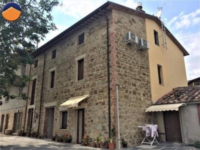 Casa Indipendente in vendita a Perugia via degli Arnati