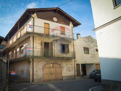 Casa Indipendente in vendita a Pont-Saint-Martin via Emile Chanoux, 130