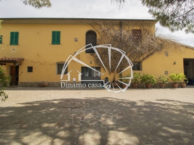 Colonica in vendita a Prato