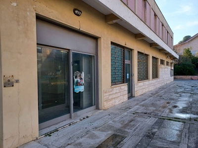 Filiale Bancaria in vendita ad Ancona piazza Evangelista Torricelli