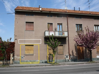 Laboratorio in vendita a Cesano Maderno via Garibaldi, 39