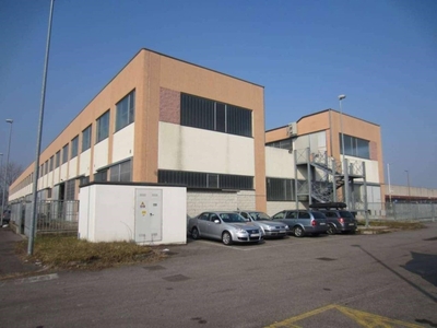 Laboratorio in vendita a Pieve Emanuele via Nilde Jotti 56
