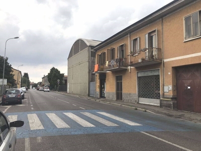 Magazzino in vendita a Cesano Maderno via San Carlo, 101