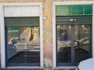 Negozio in vendita a Genova via Struppa, 105f