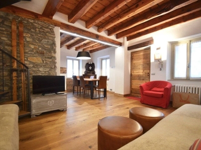 Villa Bifamiliare in vendita a Gressoney-Saint-Jean località Miravalle, 1