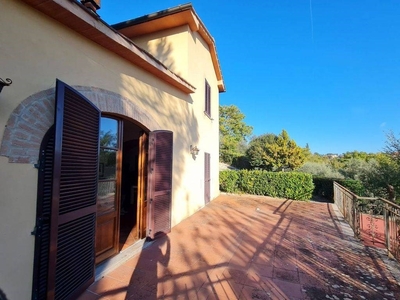 Villa in vendita a Cetona via Roma, 41