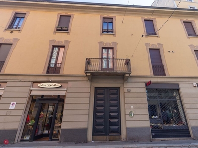 Appartamento in Affitto in Via San Giovanni sul Muro 21 a Milano