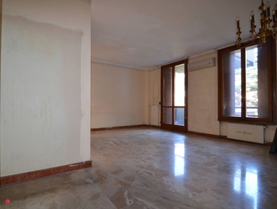Appartamento in Vendita in Via Belvedere 35 a Lecco
